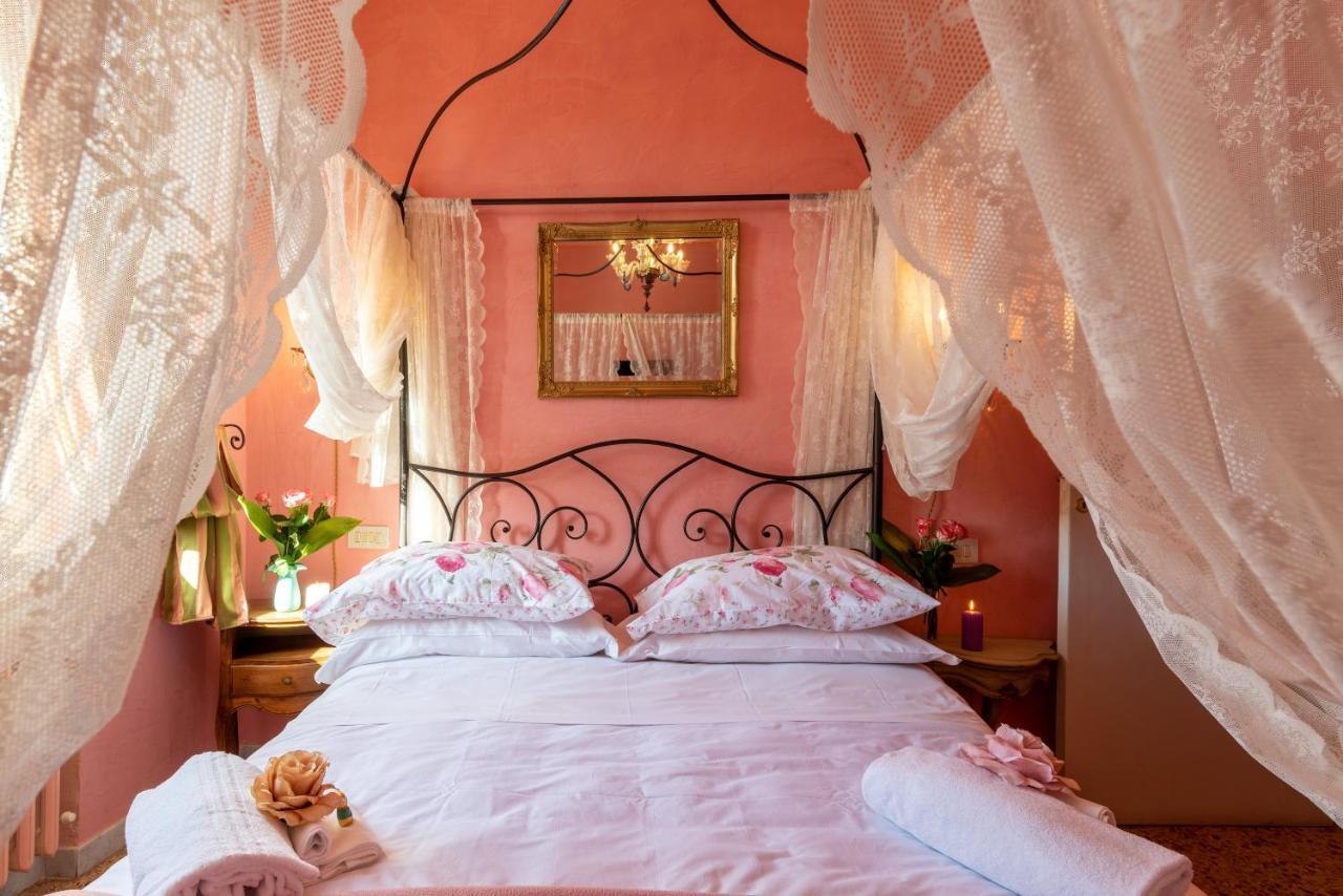 Bibi Boutique Arezzo Living Suite Rosafragola & Verdeconiglio ภายนอก รูปภาพ