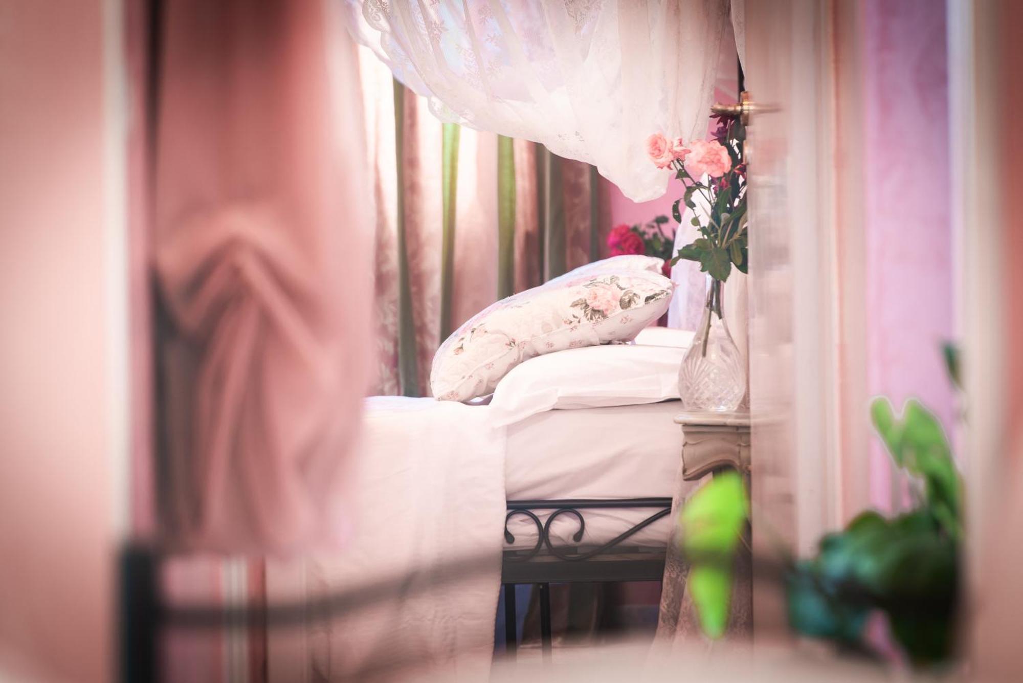 Bibi Boutique Arezzo Living Suite Rosafragola & Verdeconiglio ภายนอก รูปภาพ