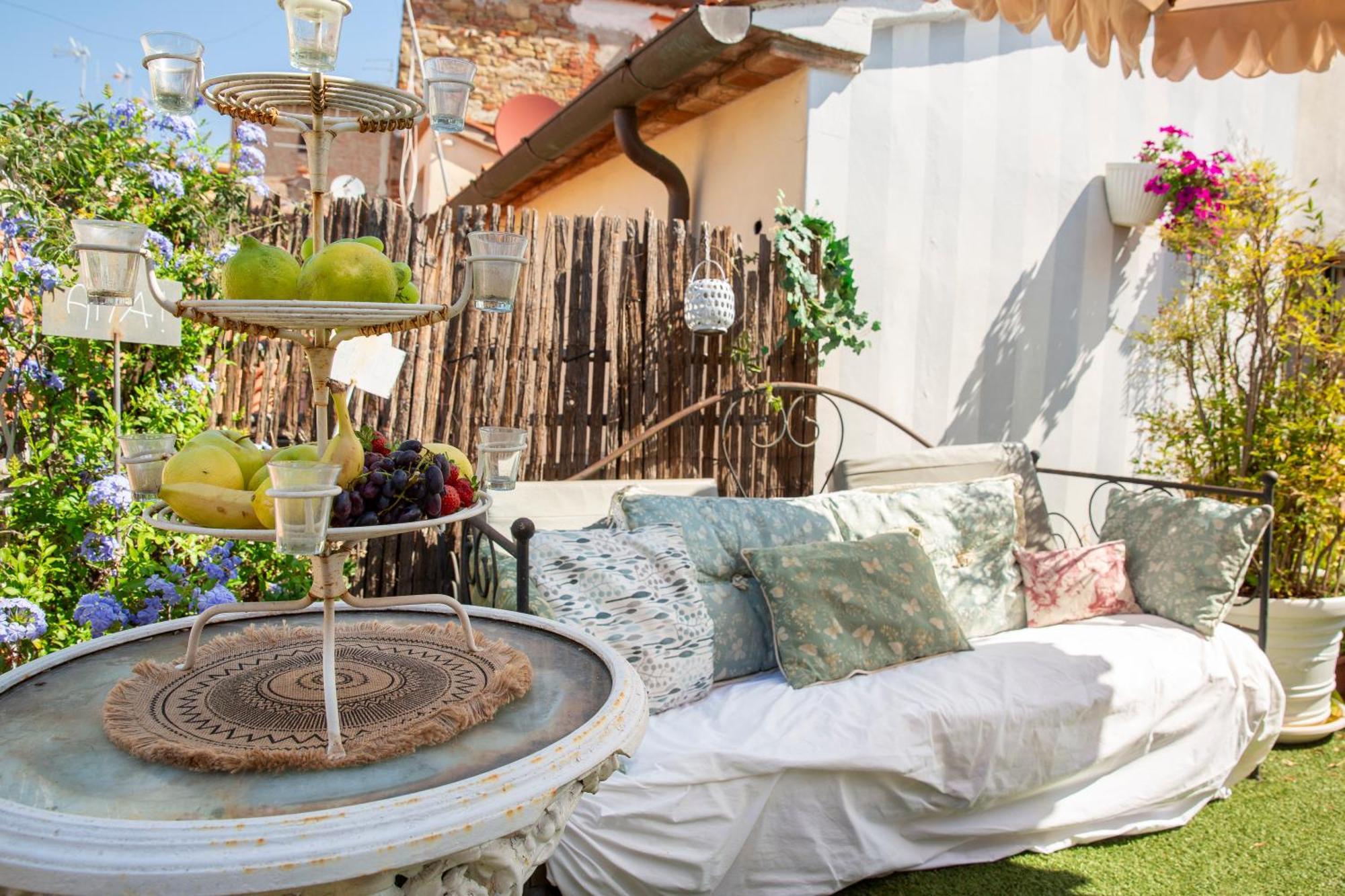Bibi Boutique Arezzo Living Suite Rosafragola & Verdeconiglio ภายนอก รูปภาพ