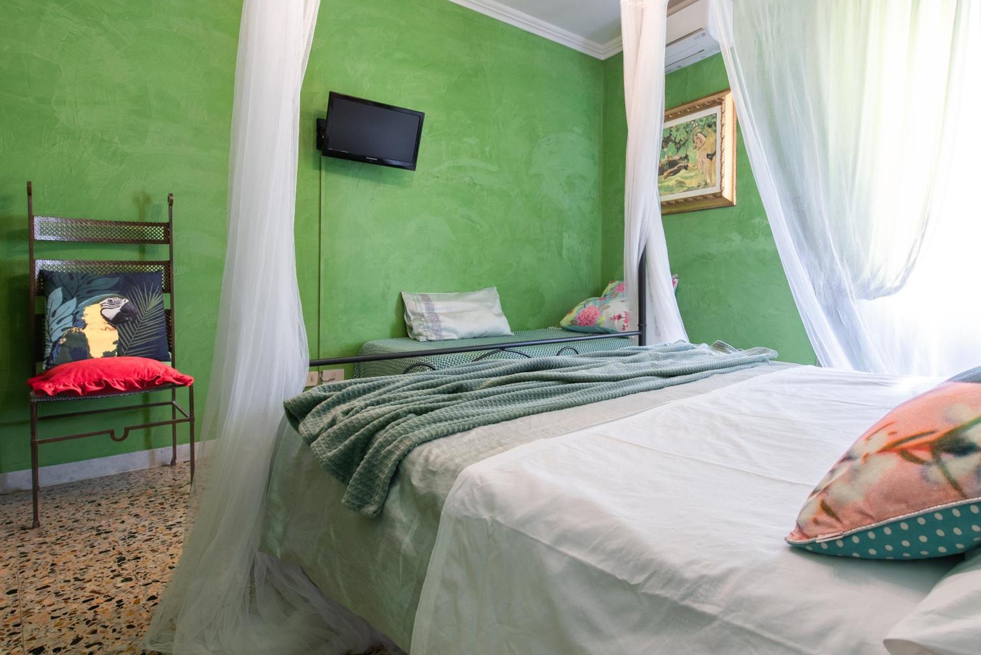 Bibi Boutique Arezzo Living Suite Rosafragola & Verdeconiglio ภายนอก รูปภาพ